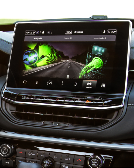 NEW 10.1" UCONNECT™ INFOTAINMENT SYSTEM